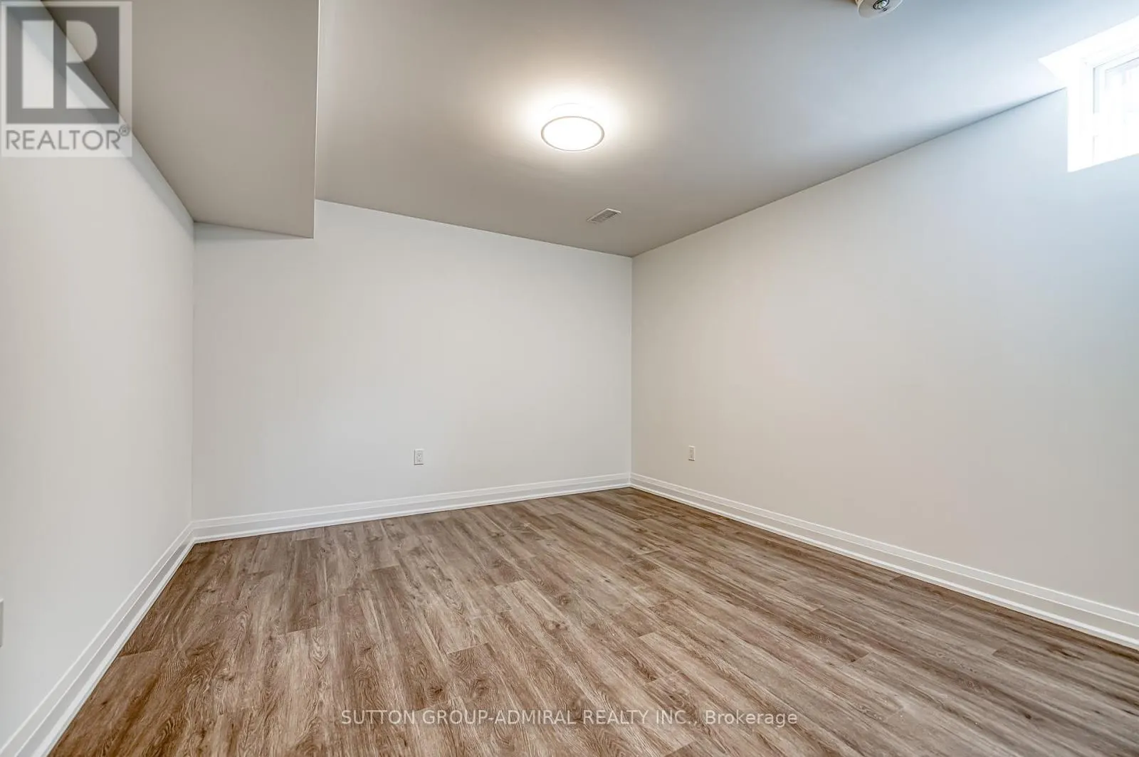 11 SAINT AVENUE