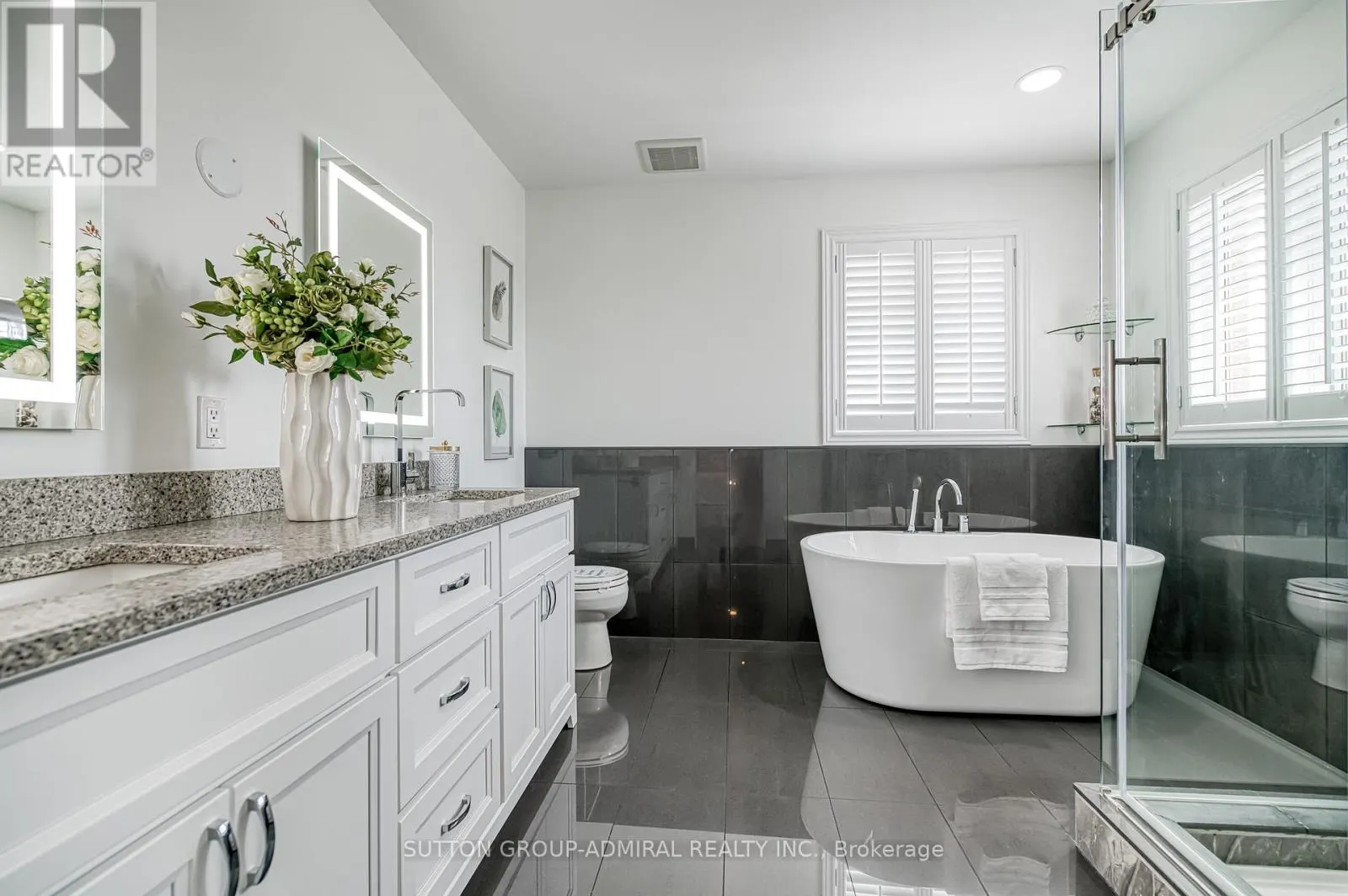 11 SAINT AVENUE