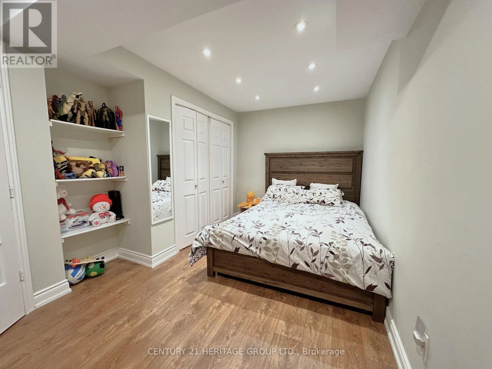 192 COVENT CRESCENT