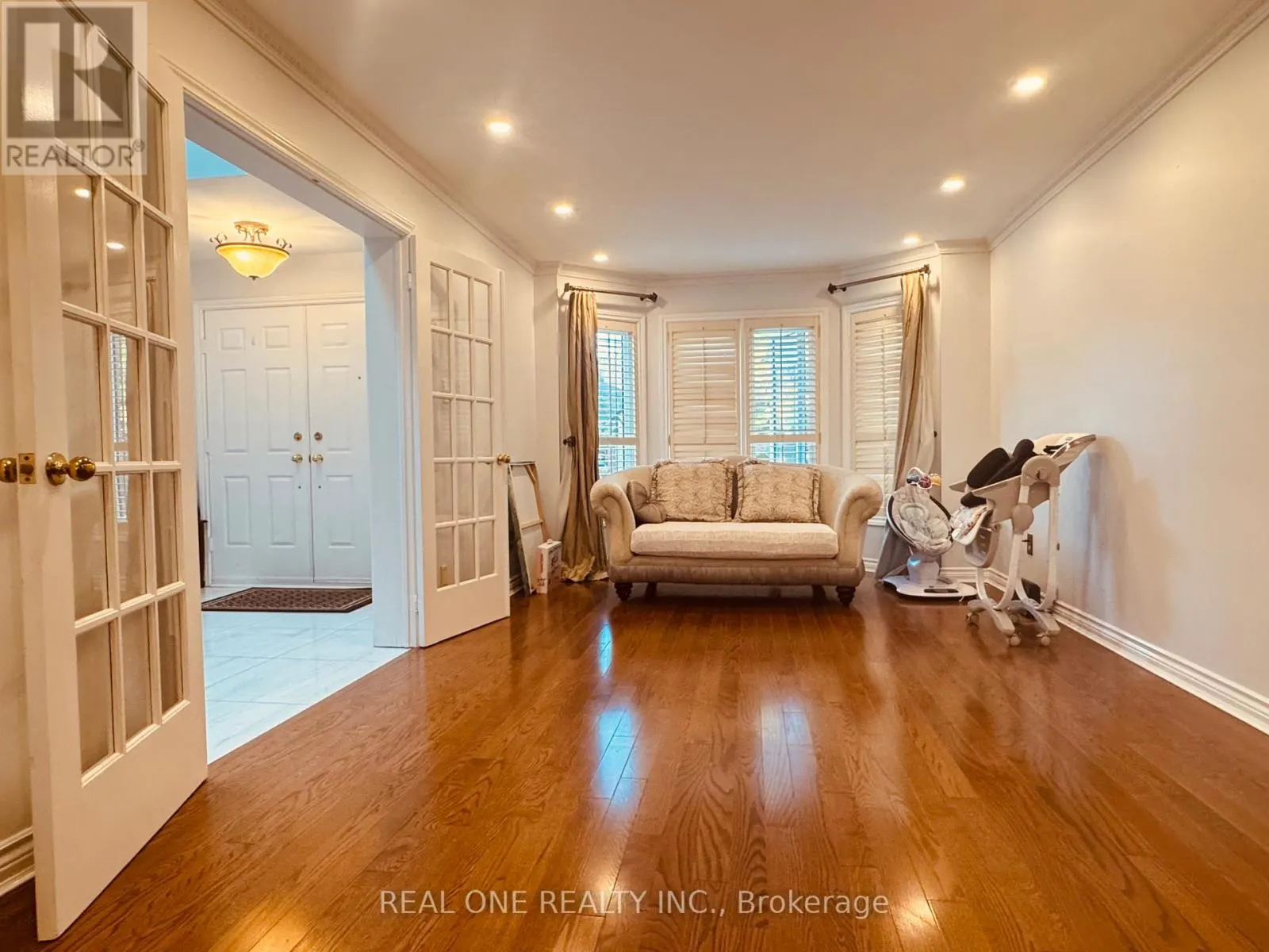 3 ELMSLEY DRIVE