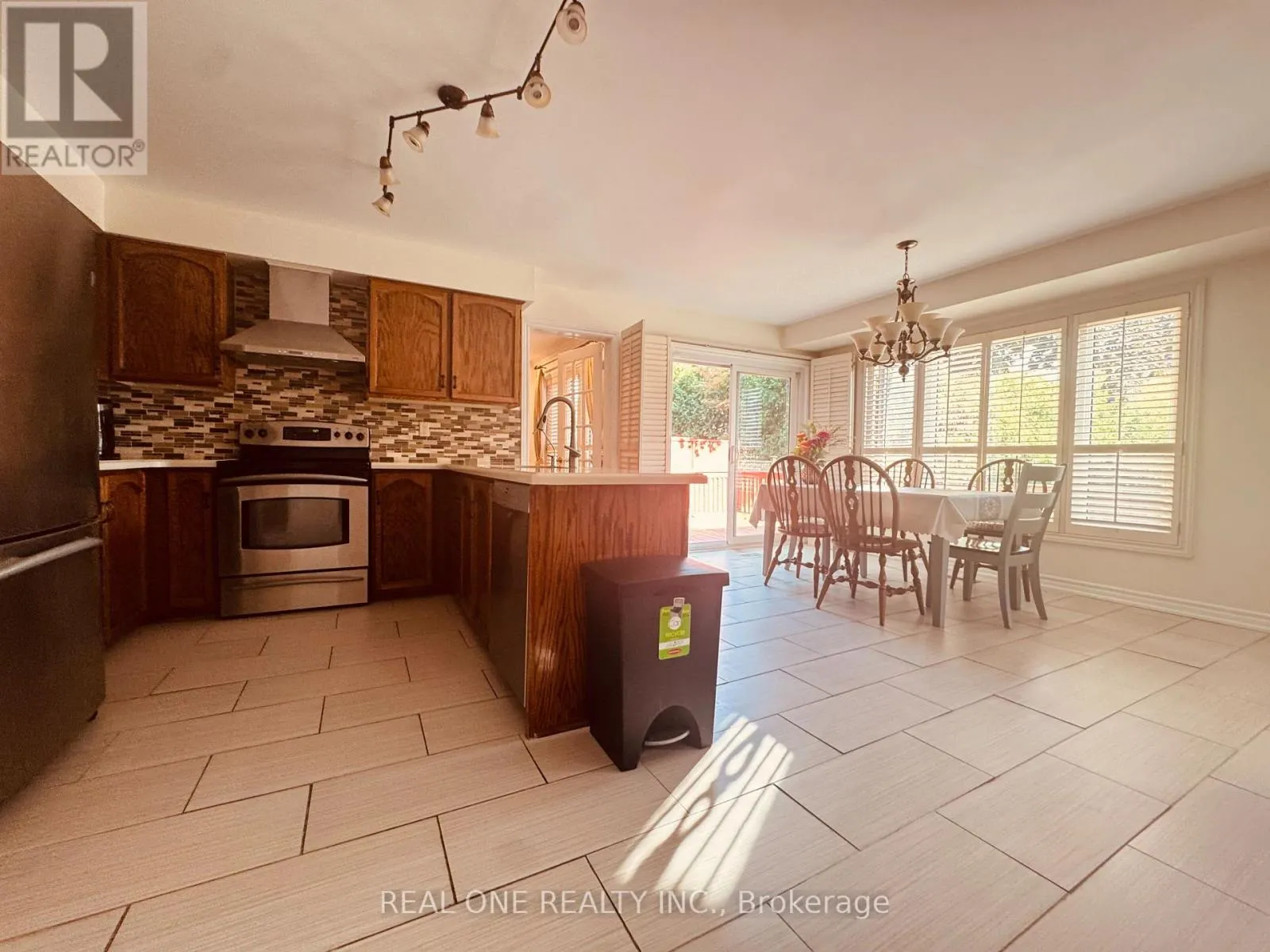 3 ELMSLEY DRIVE