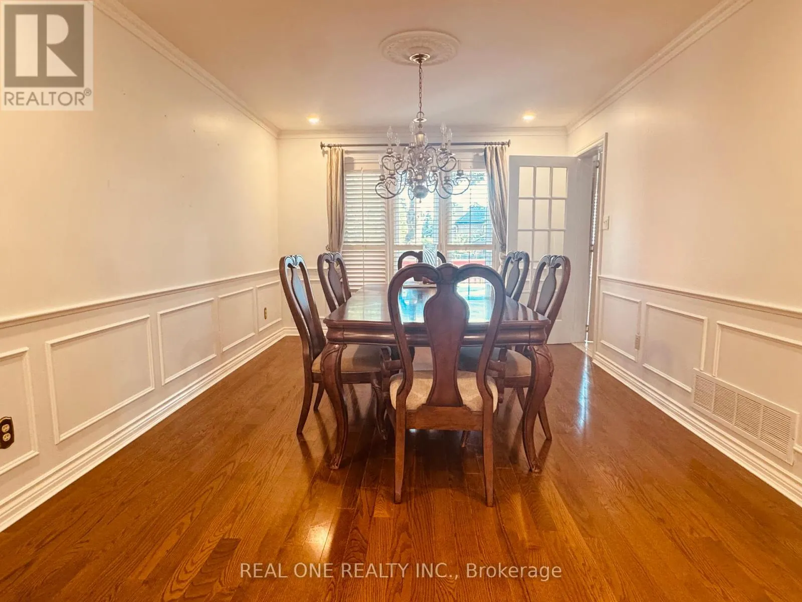 3 ELMSLEY DRIVE
