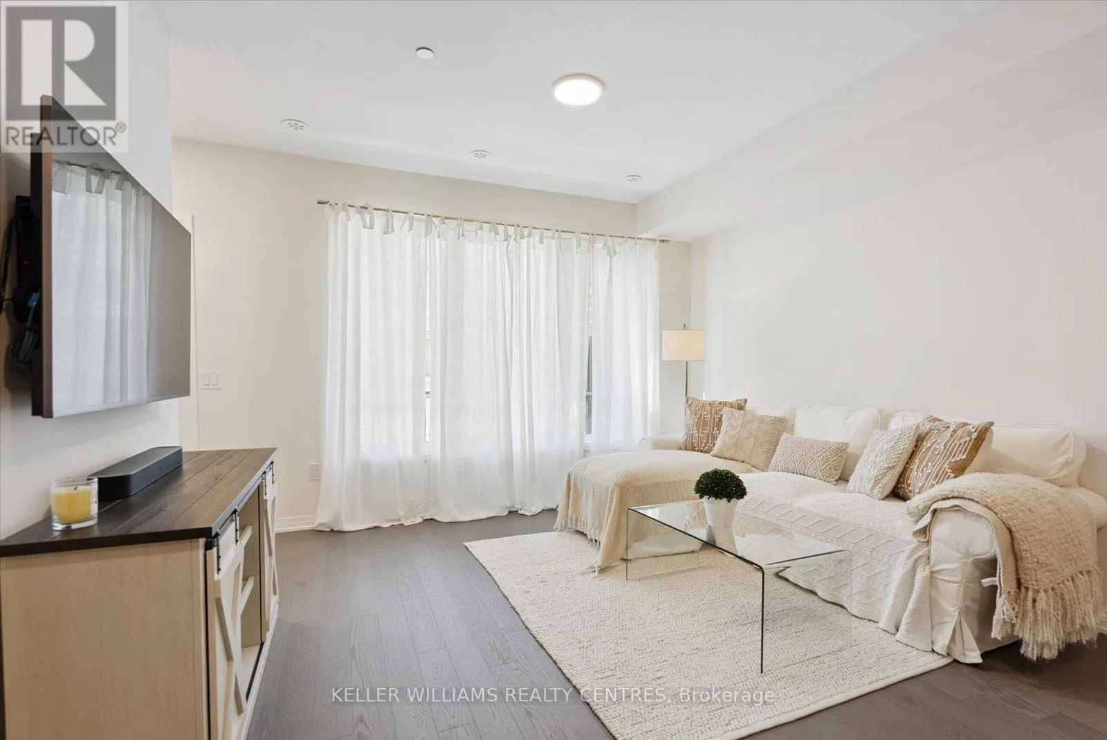 15 - 50 BAYNES WAY