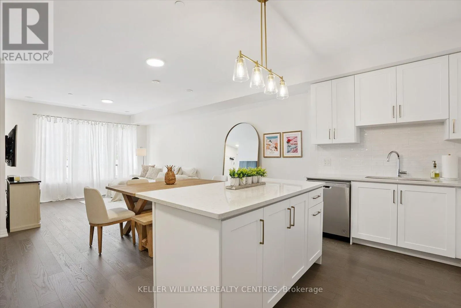 15 - 50 BAYNES WAY