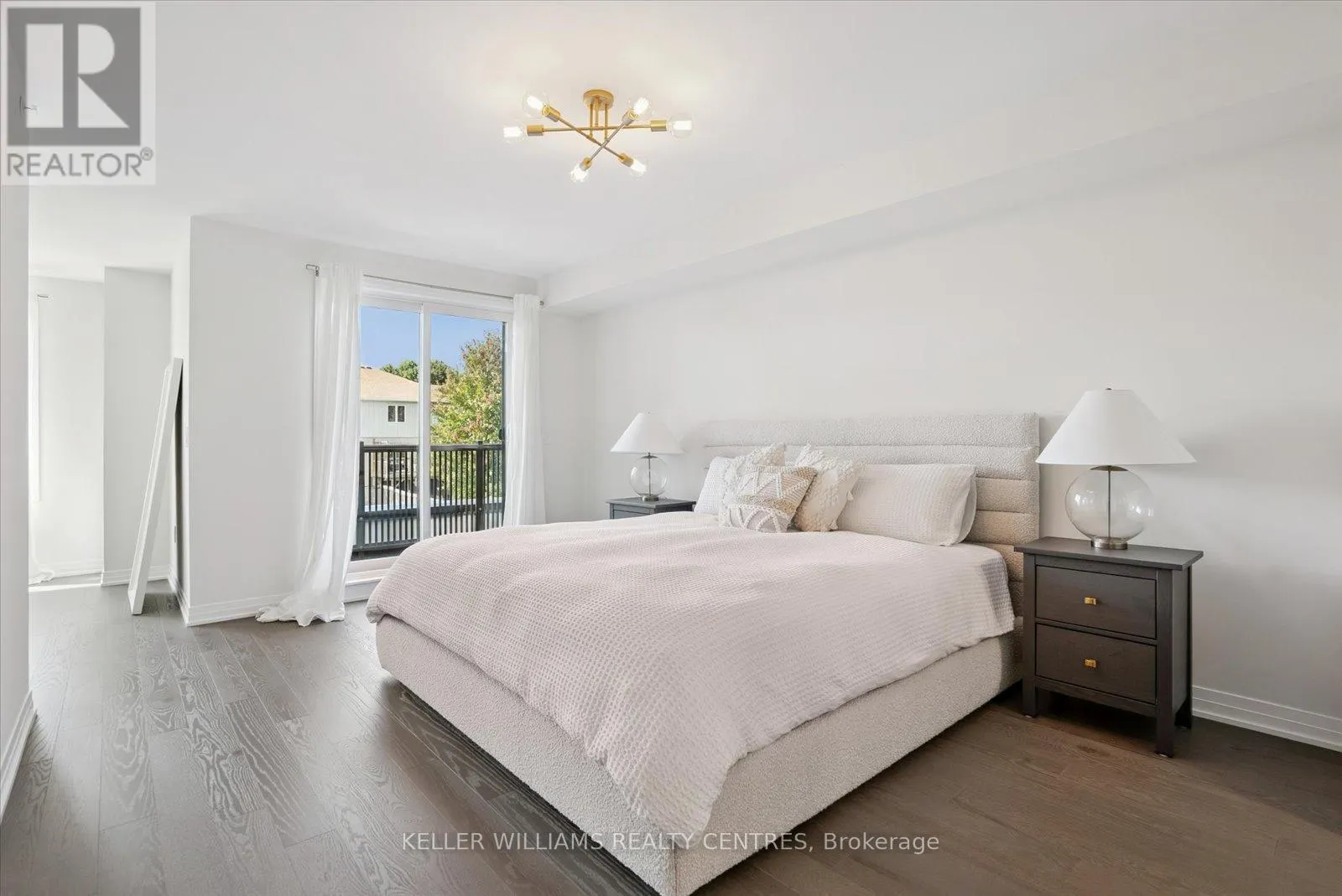 15 - 50 BAYNES WAY