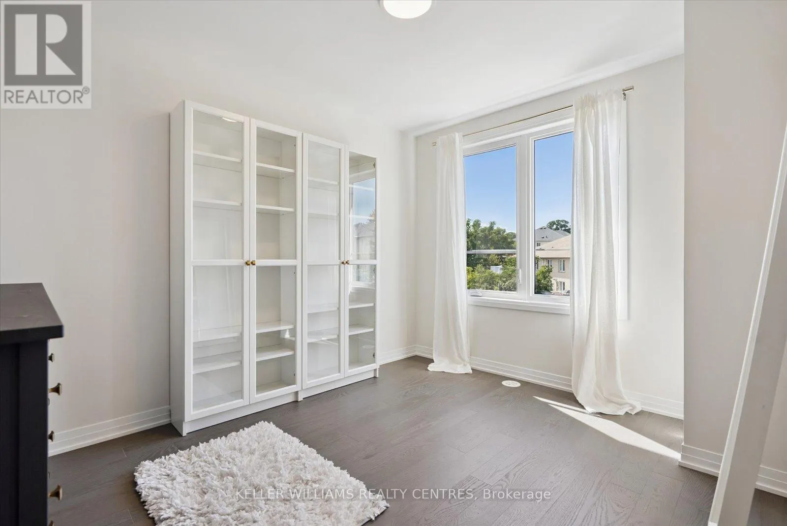 15 - 50 BAYNES WAY
