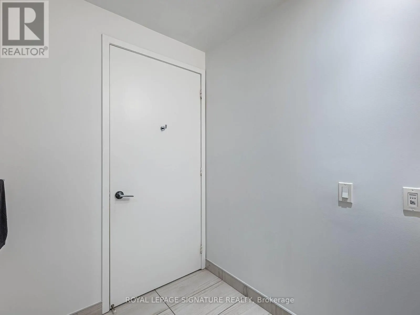 601 - 950 PORTAGE PARKWAY