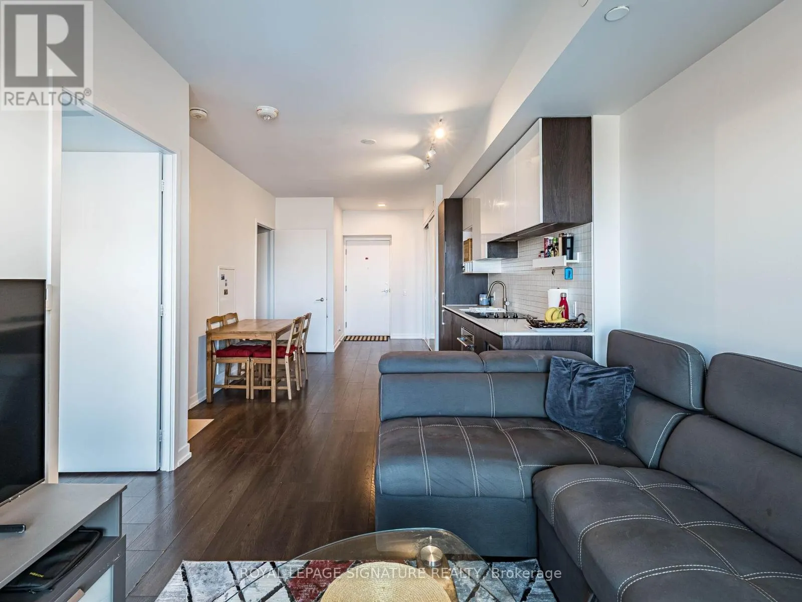 601 - 950 PORTAGE PARKWAY