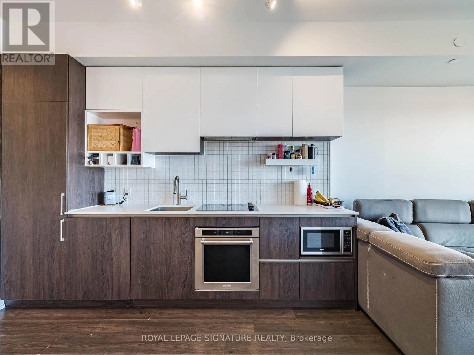 601 - 950 PORTAGE PARKWAY