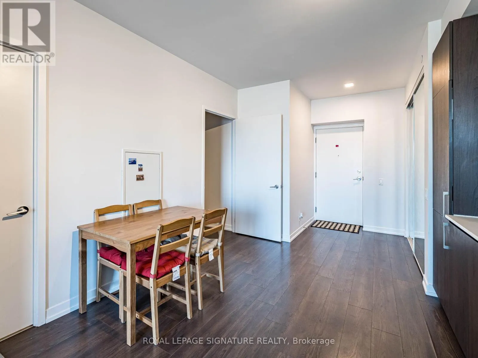 601 - 950 PORTAGE PARKWAY