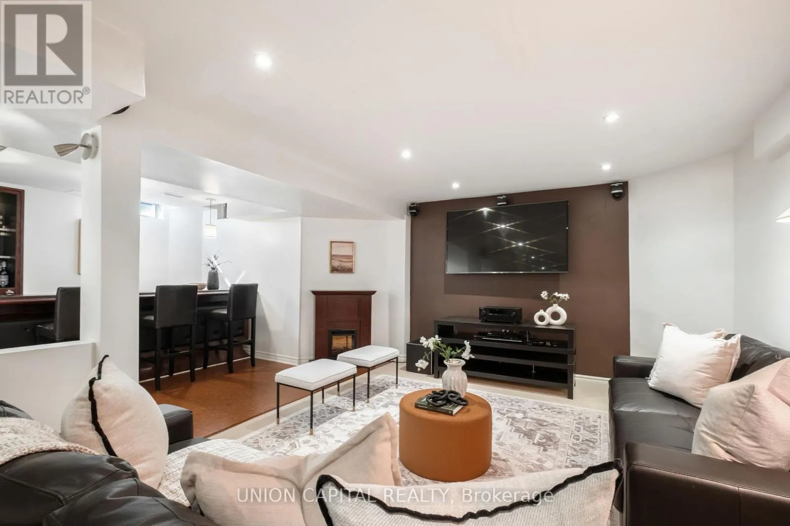 12 SUMMERFIELD AVENUE