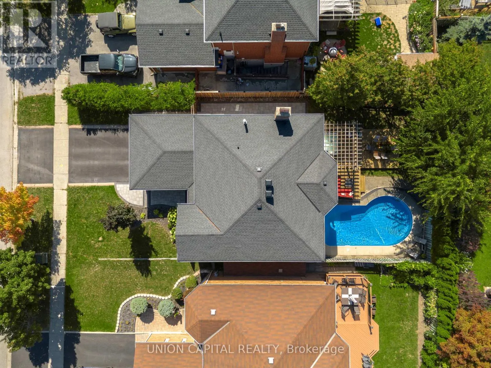 12 SUMMERFIELD AVENUE