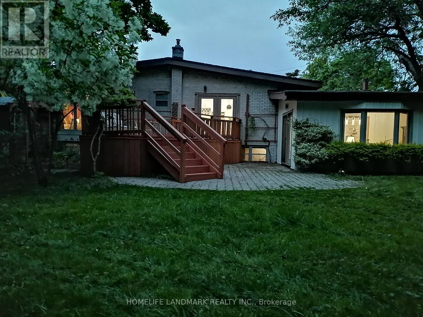 12 THORNHEIGHTS ROAD