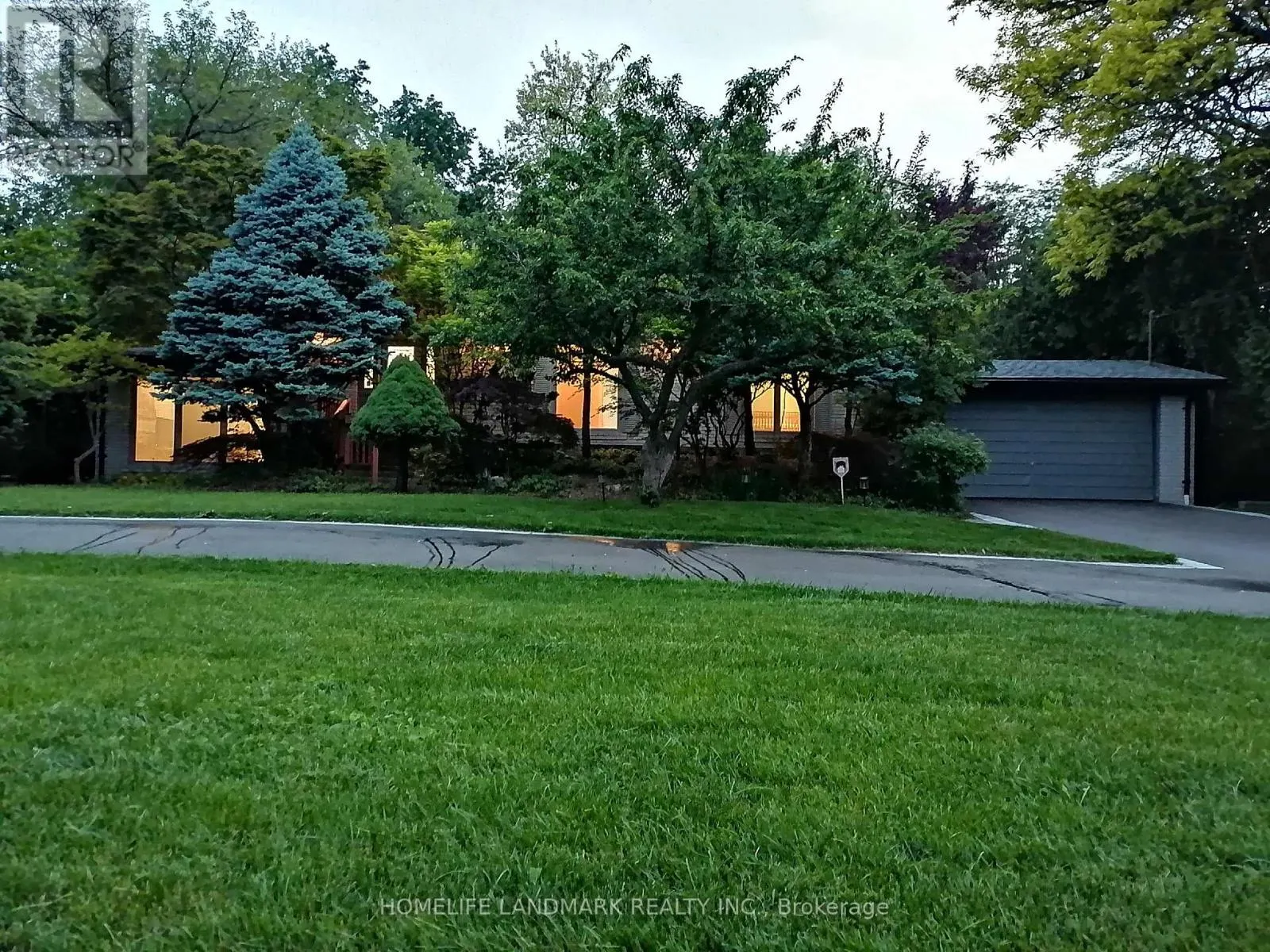 12 THORNHEIGHTS ROAD