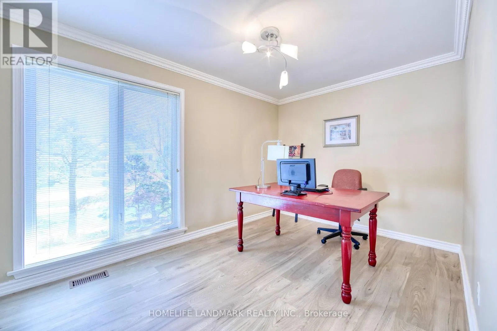 12 THORNHEIGHTS ROAD