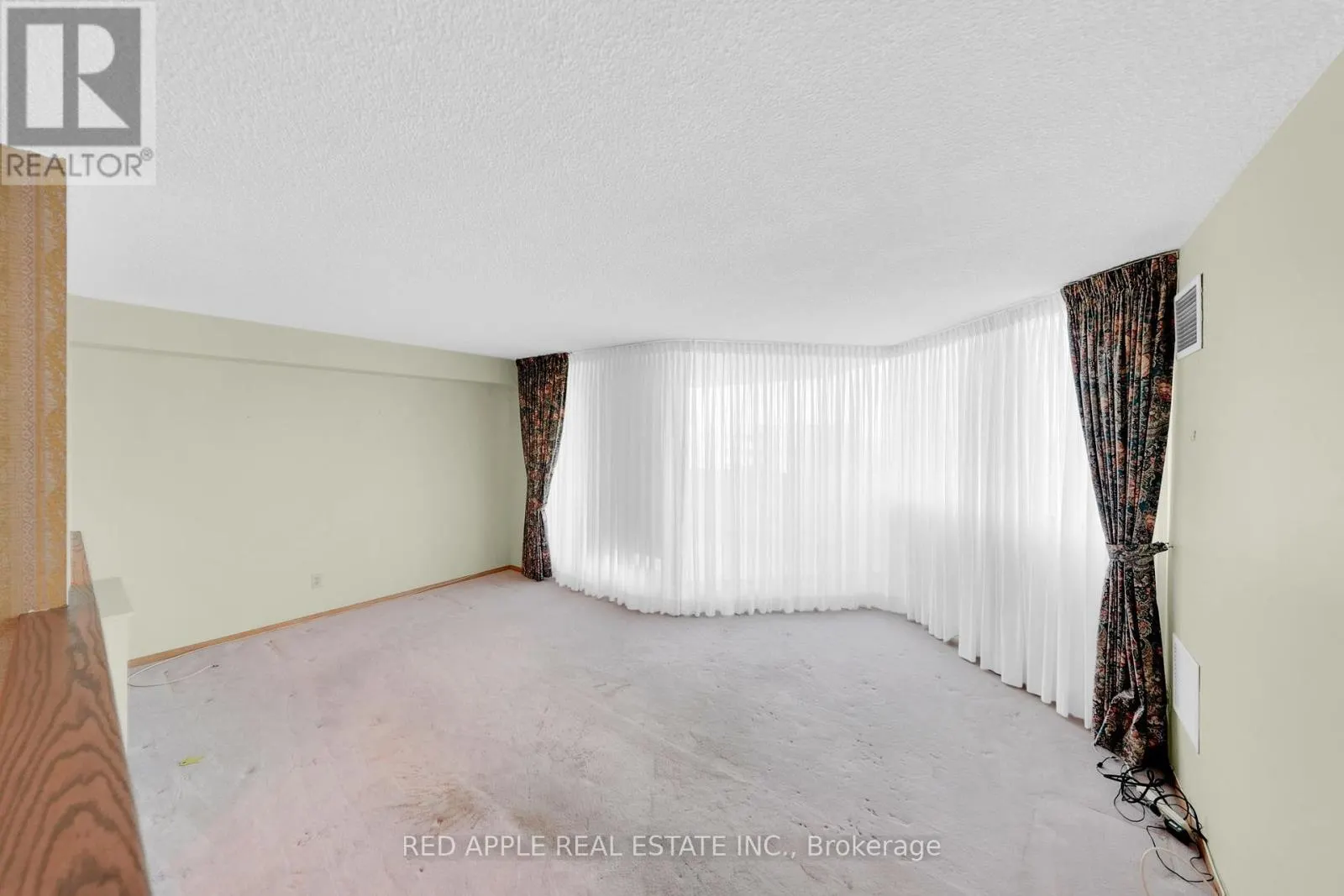 807 - 50 BAIF BOULEVARD