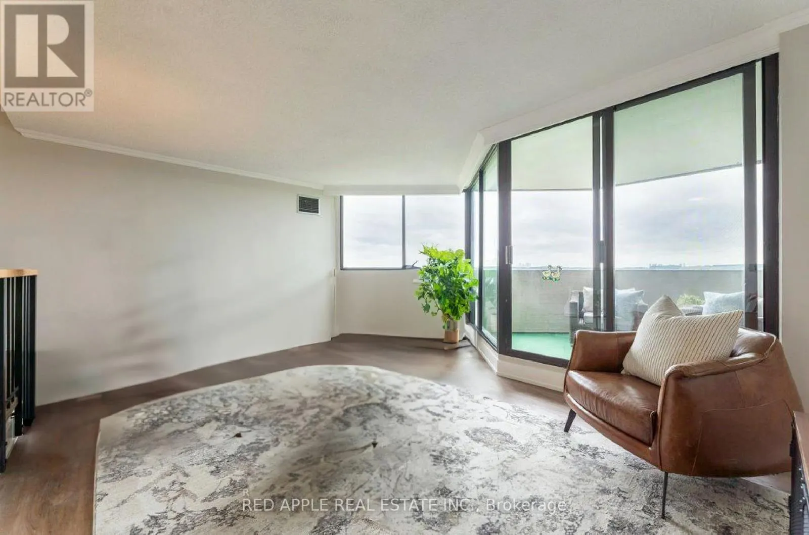 807 - 50 BAIF BOULEVARD