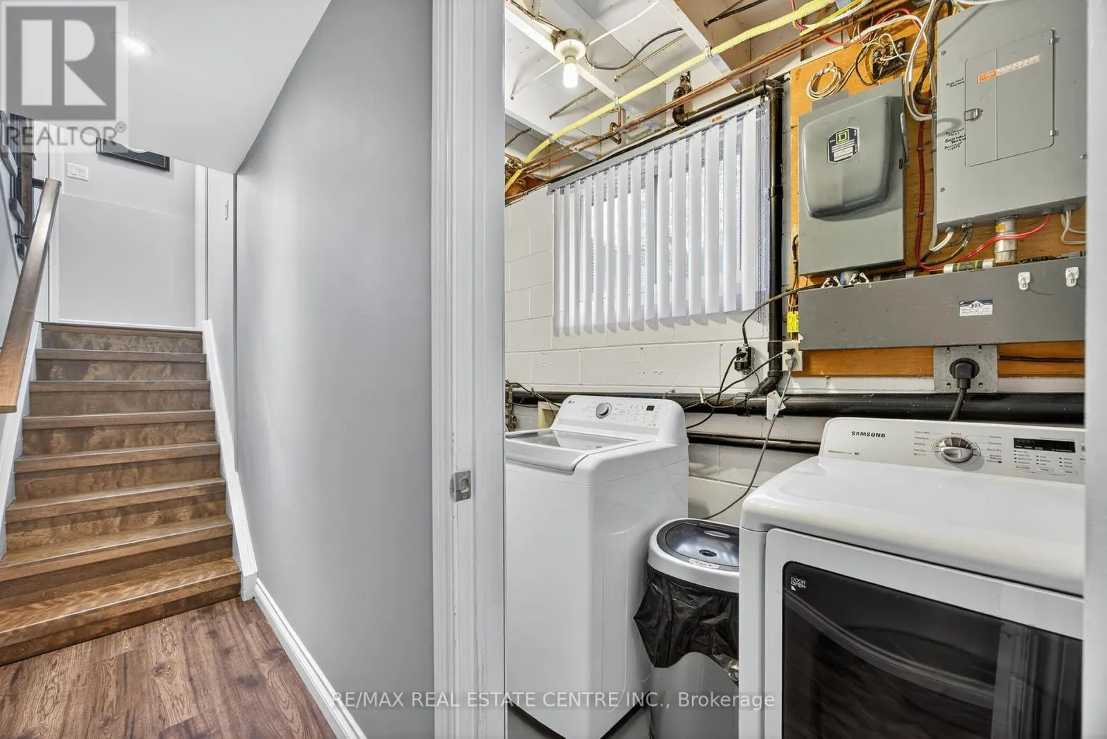 3047 SANDY COVE DRIVE