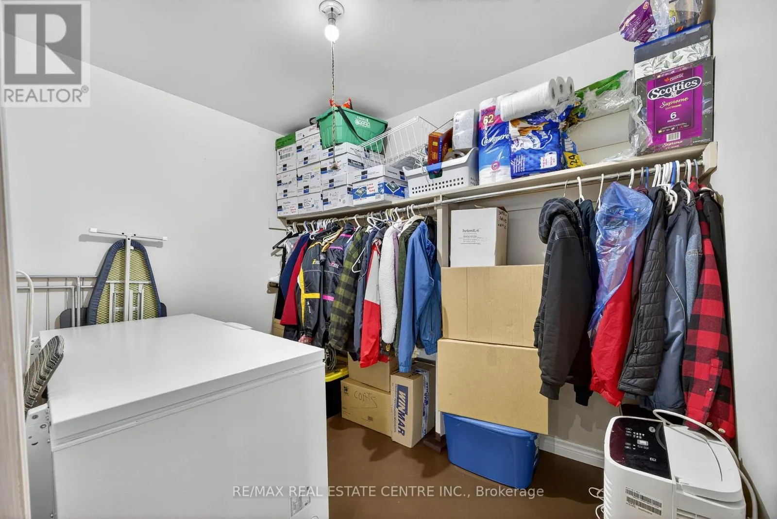 3047 SANDY COVE DRIVE