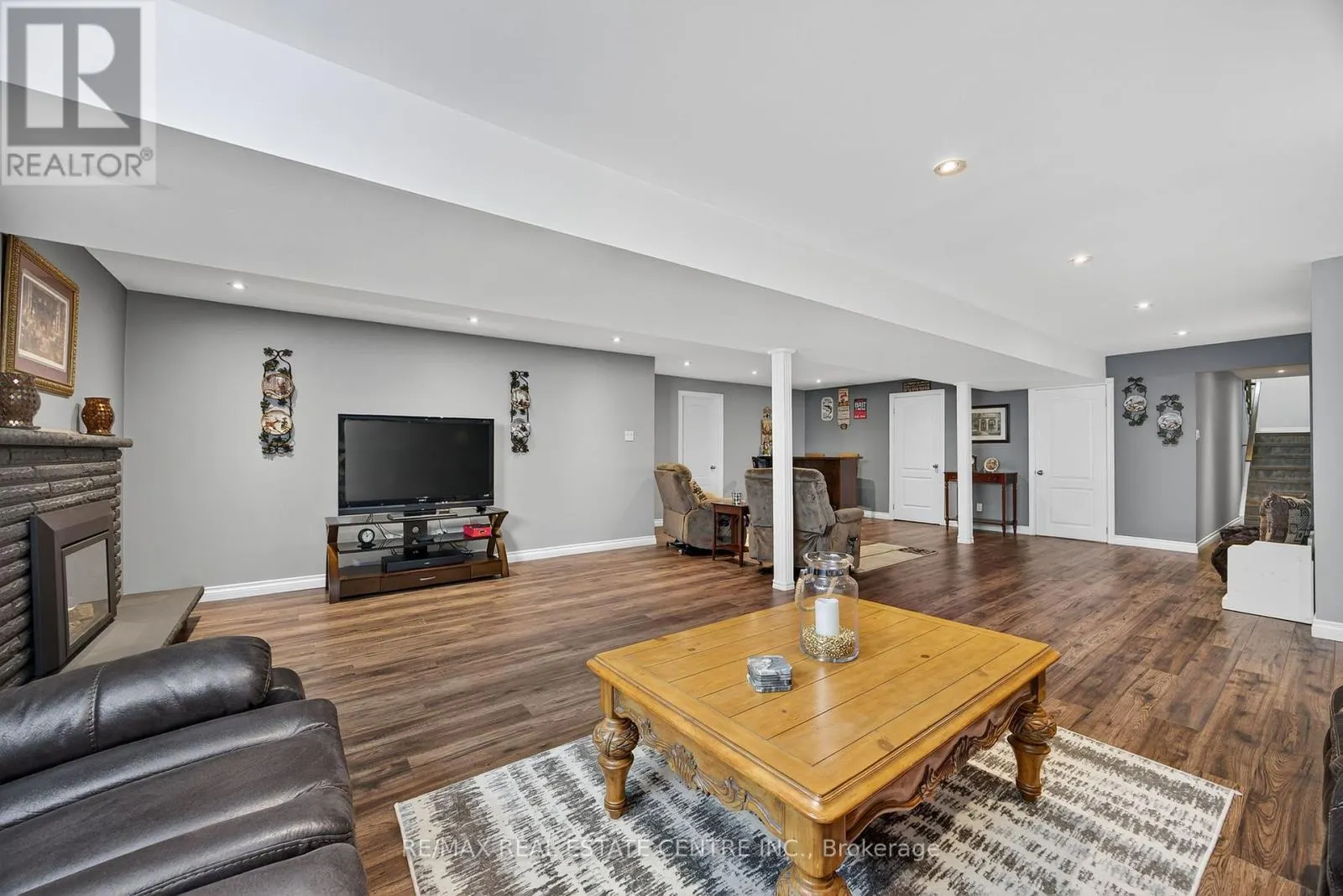 3047 SANDY COVE DRIVE