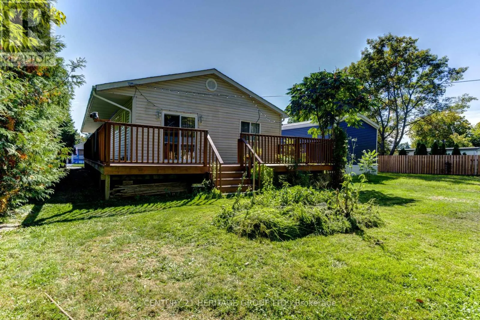 42 SHAMROCK CRESCENT