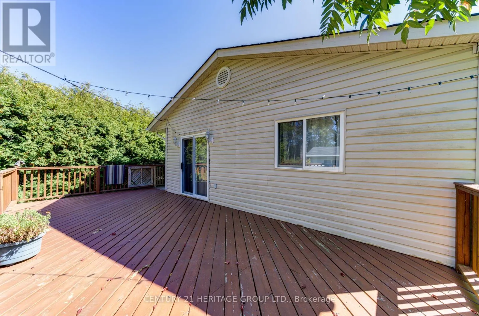 42 SHAMROCK CRESCENT