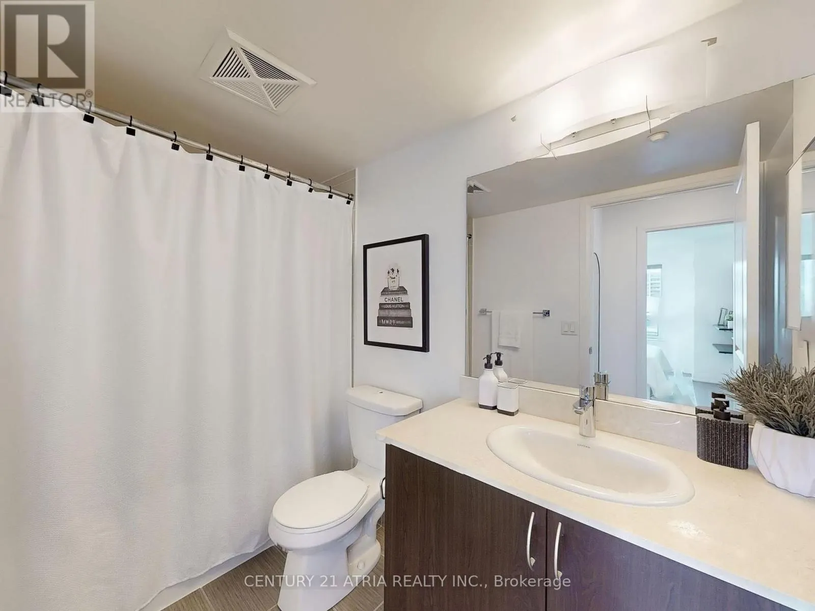 205 - 372 HIGHWAY 7 E