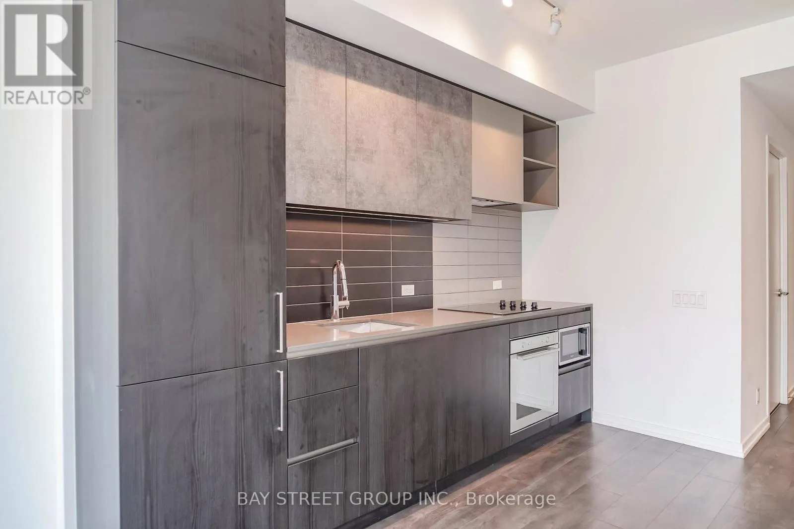 4203 - 7890 JANE STREET