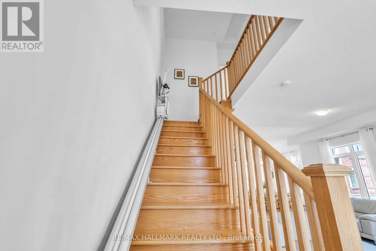 18 JOHN GREENE LANE