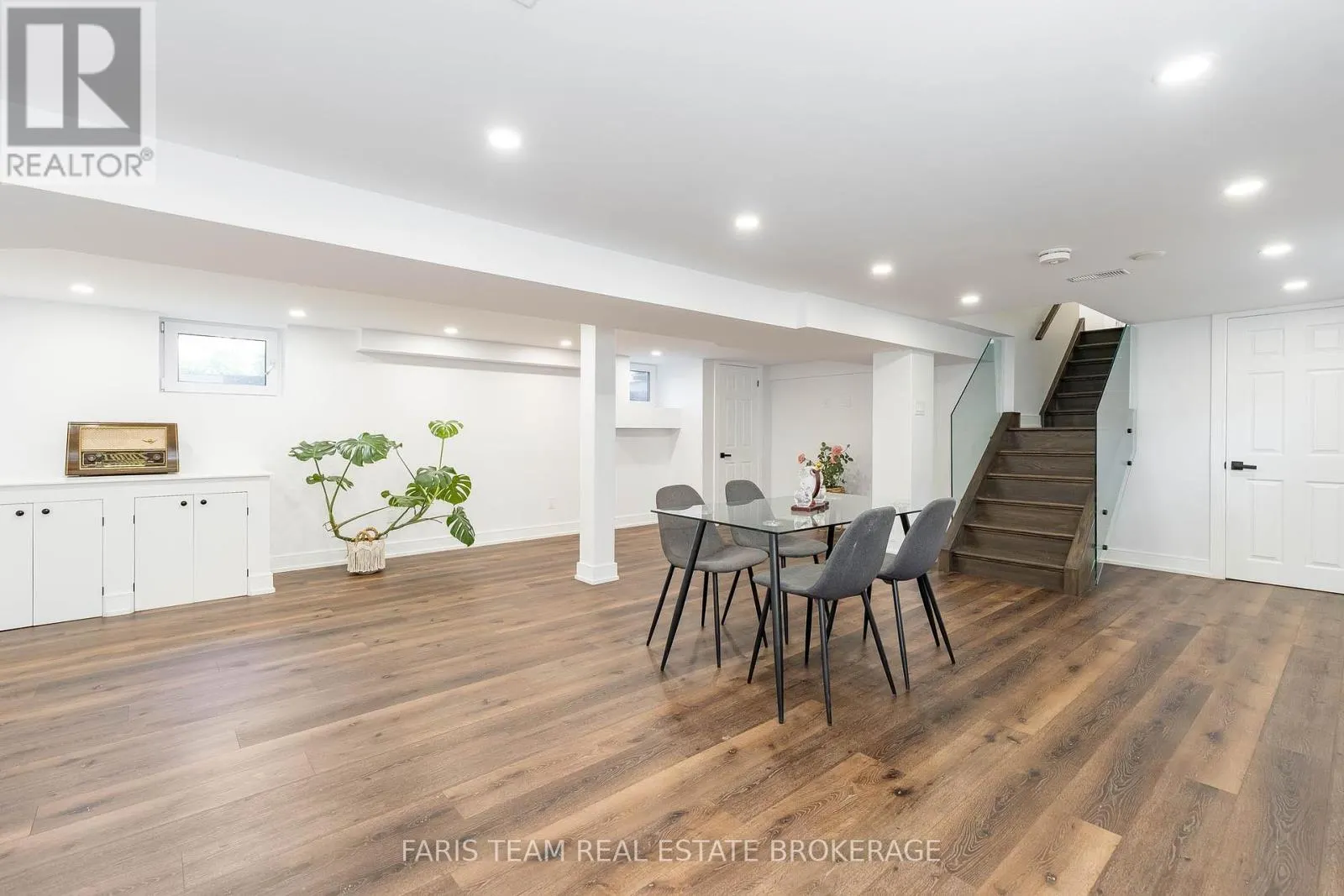 3951 ALBERTA AVENUE