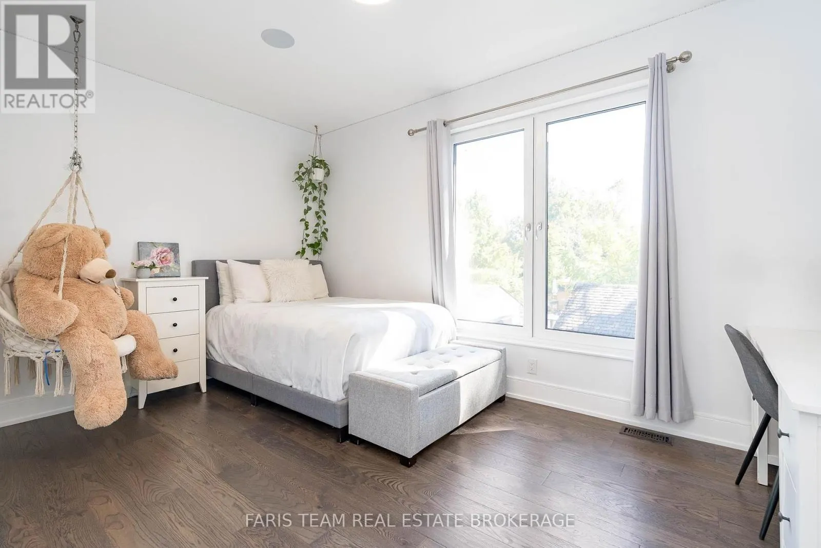 3951 ALBERTA AVENUE
