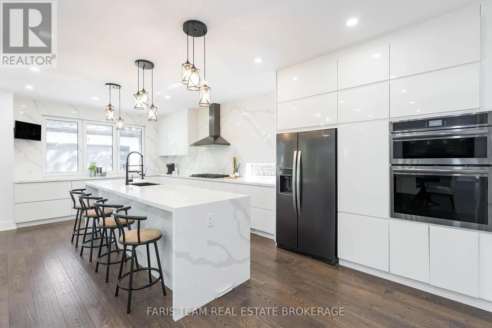 3951 ALBERTA AVENUE