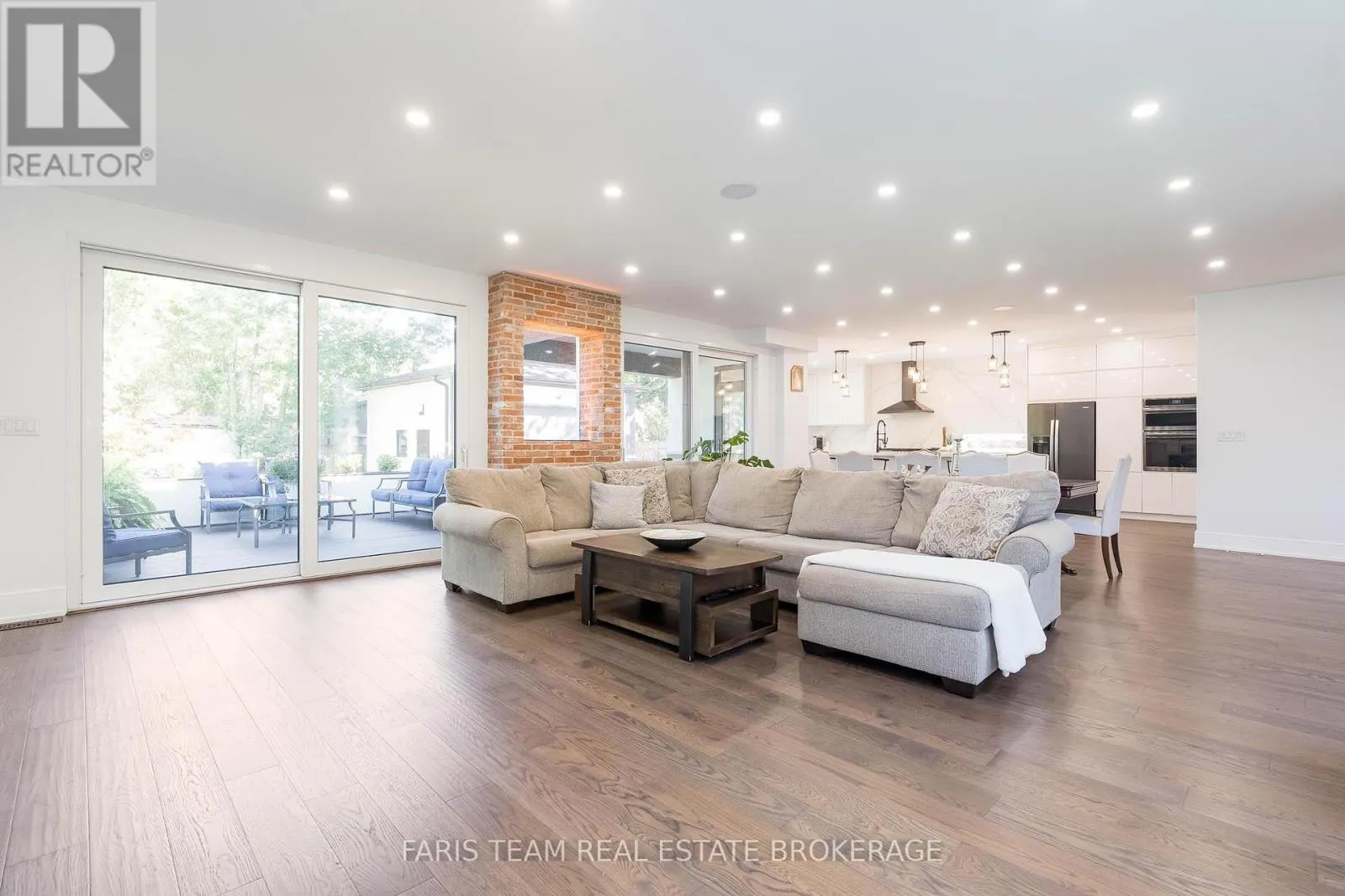 3951 ALBERTA AVENUE