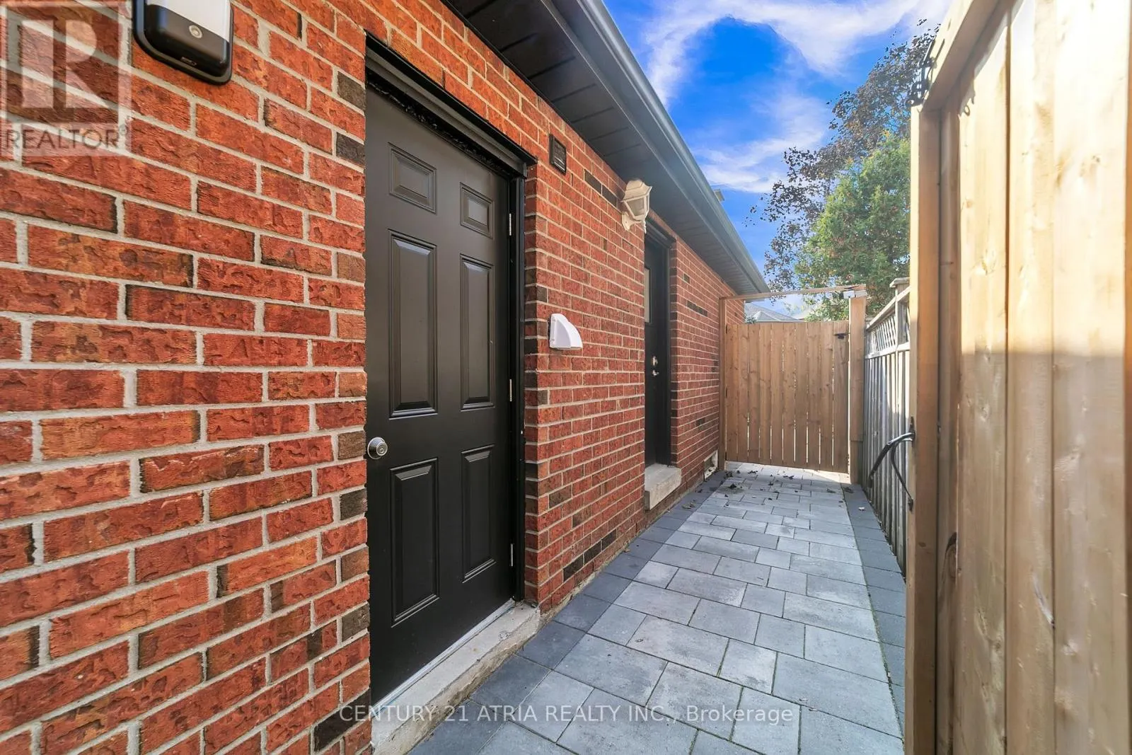 65 WORTHINGTON AVENUE