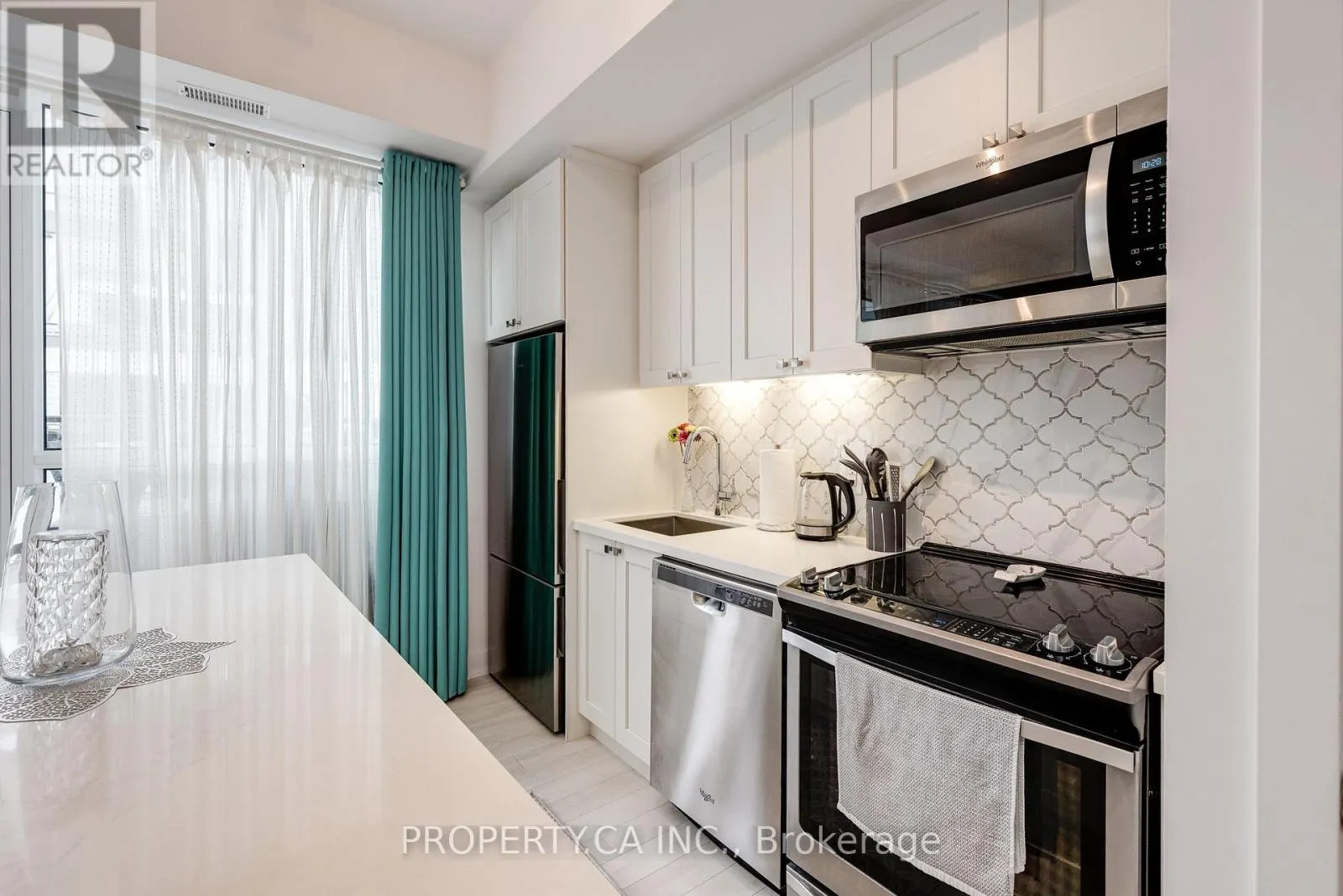 130 - 331 BROWARD WAY E