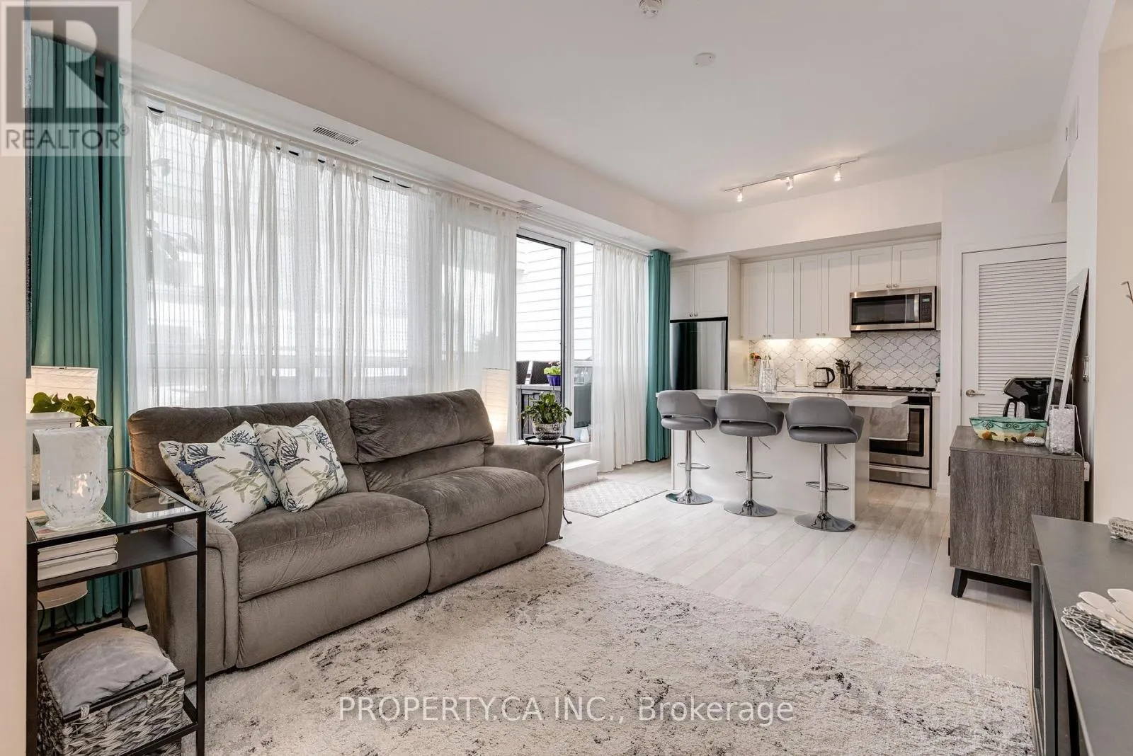 130 - 331 BROWARD WAY E