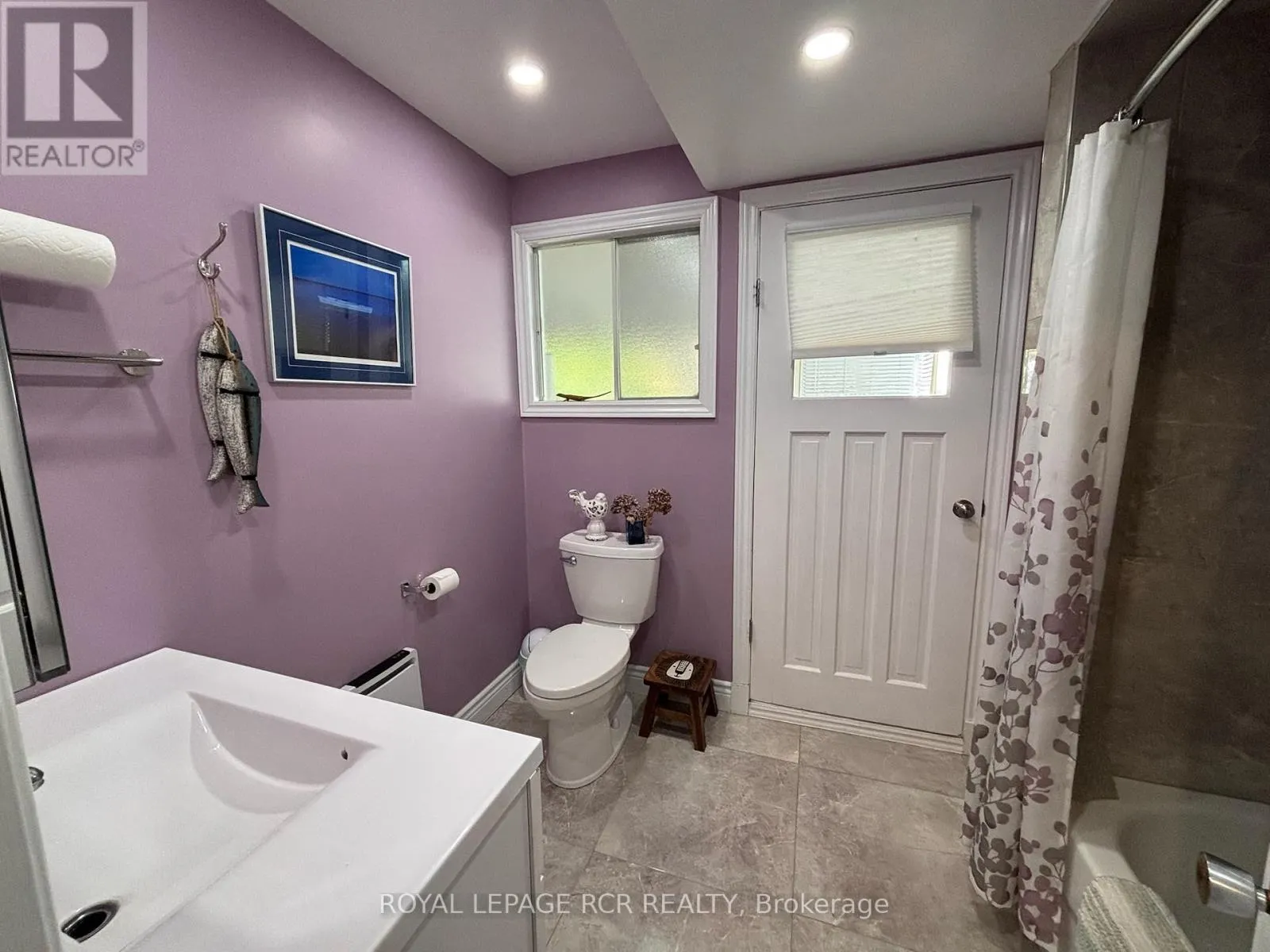 1049 ELGIN STREET