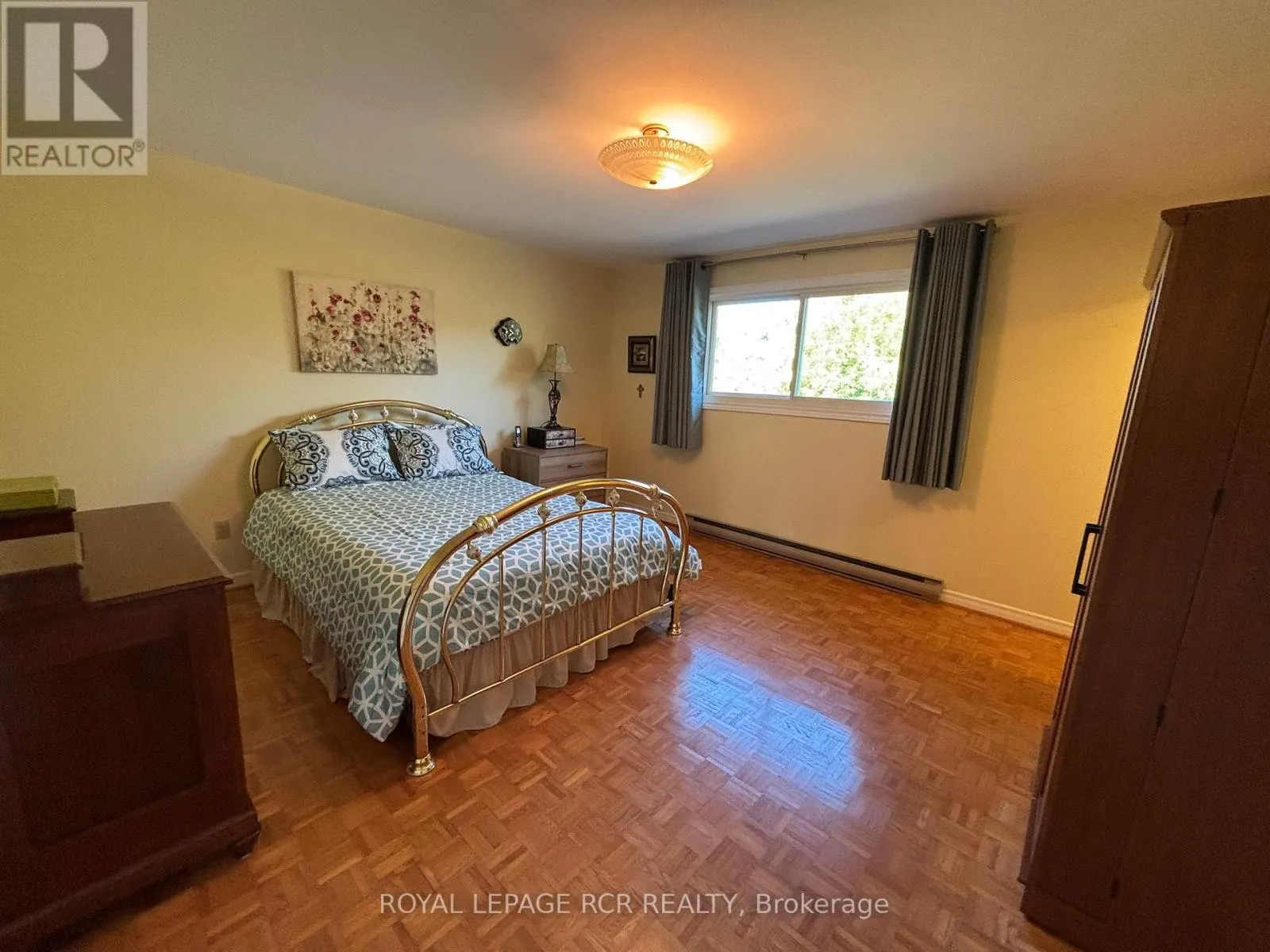 1049 ELGIN STREET