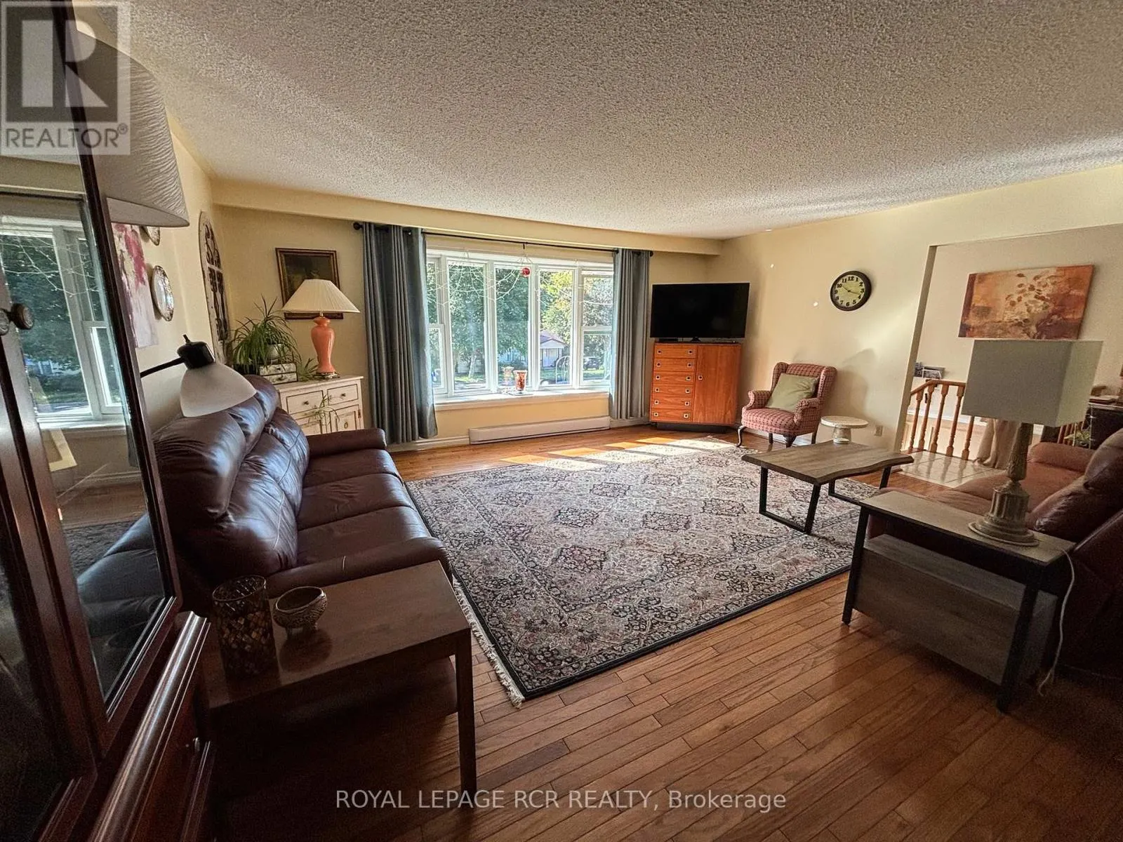 1049 ELGIN STREET