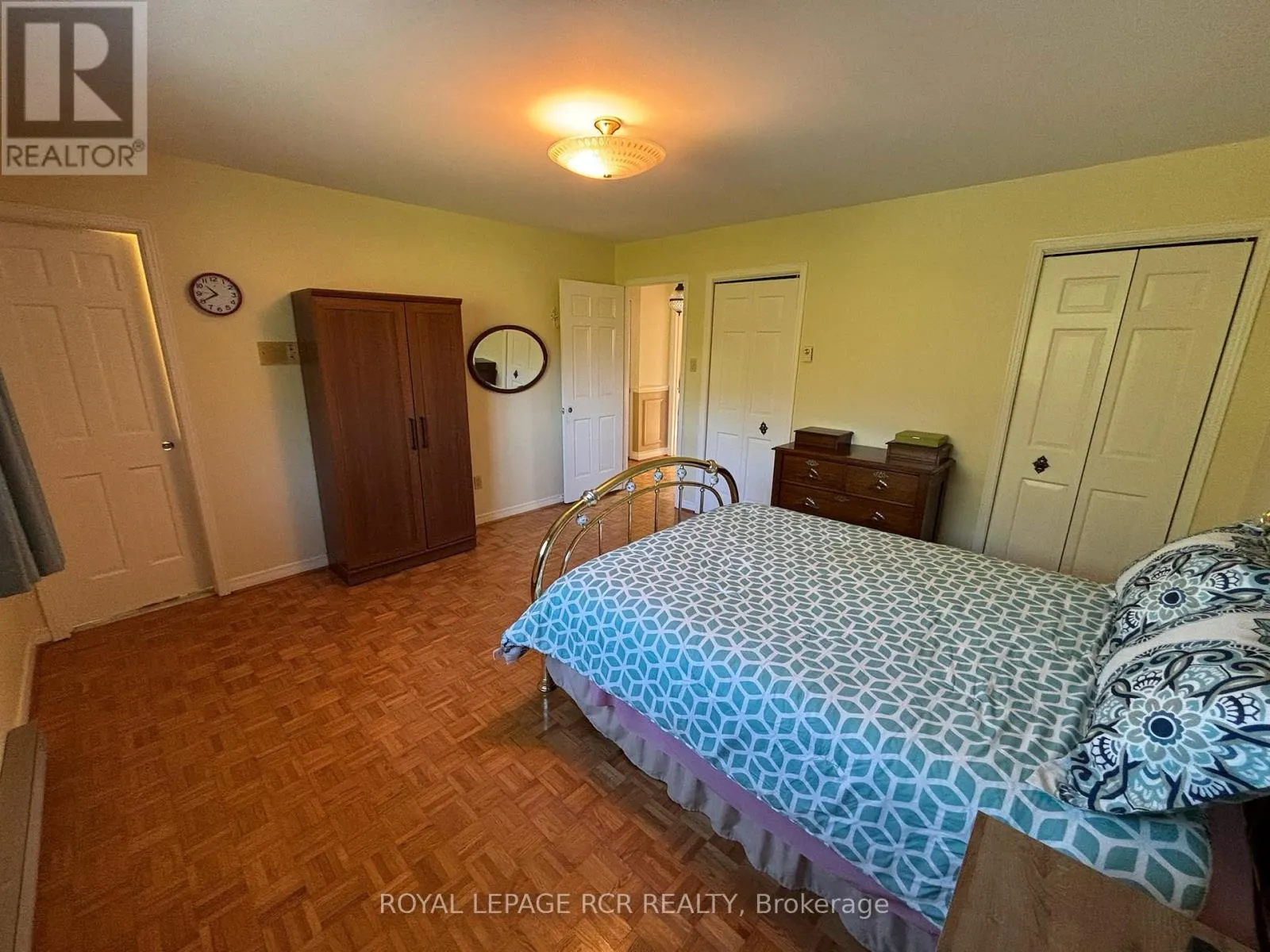 1049 ELGIN STREET