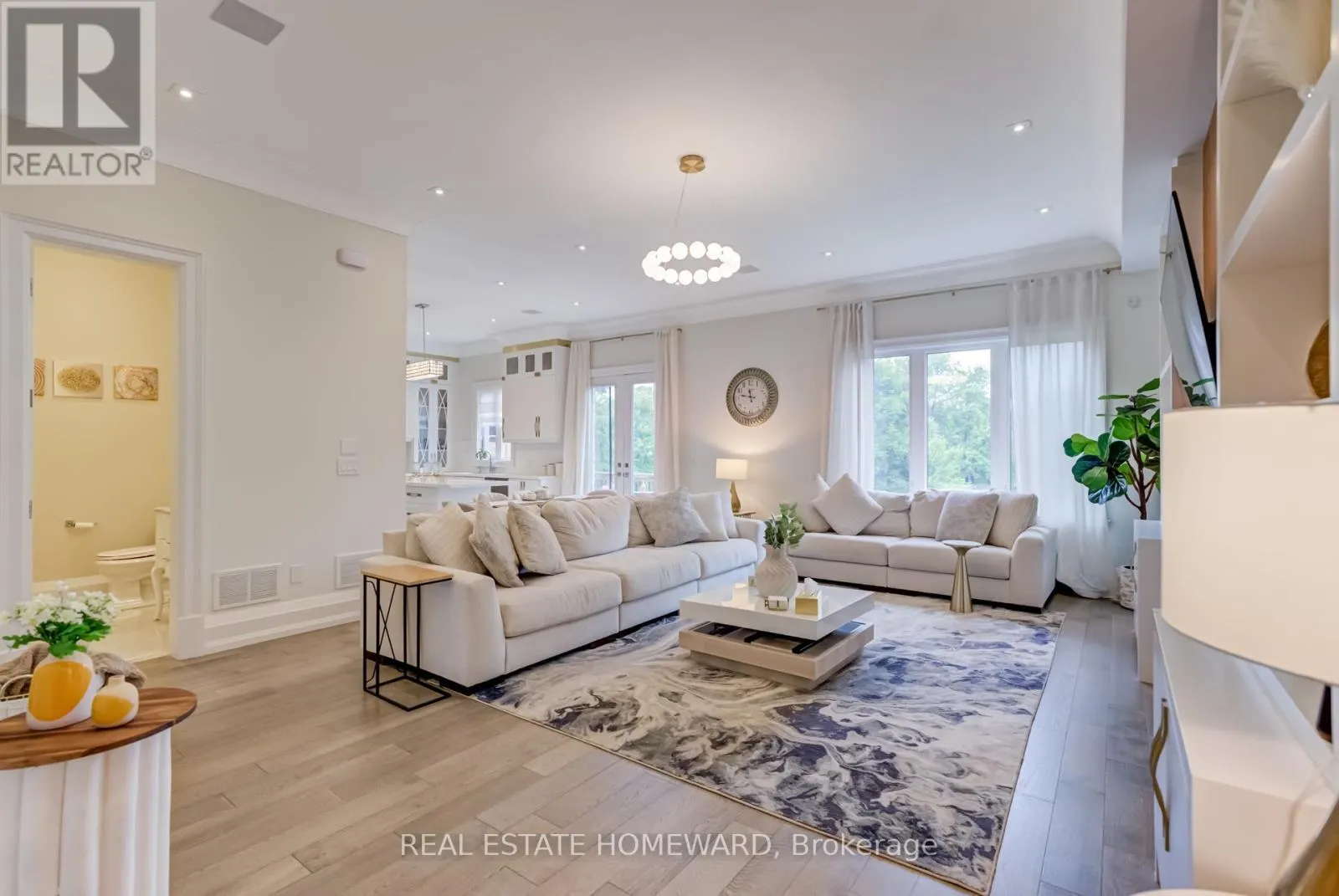 6 MACKAY DRIVE