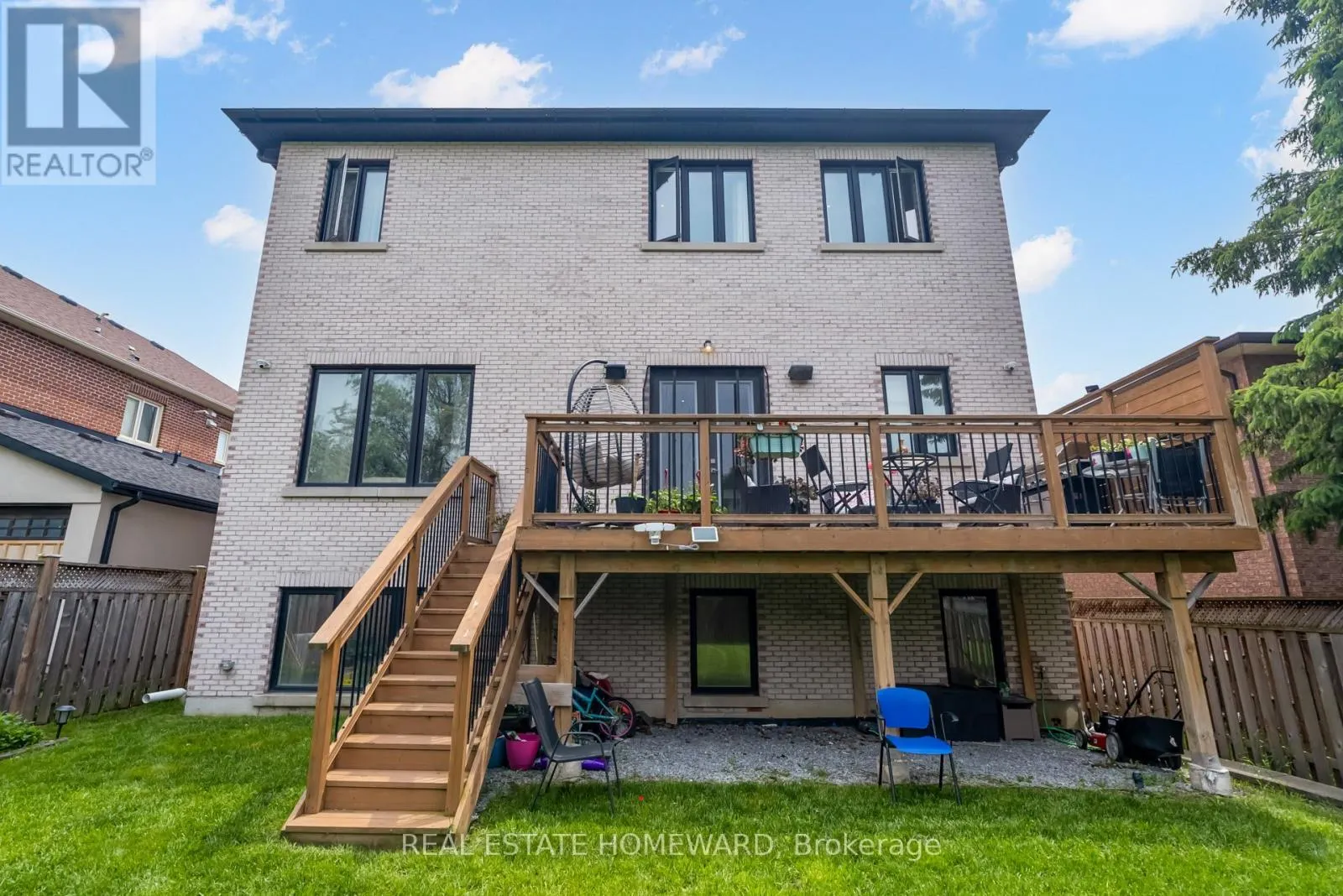 6 MACKAY DRIVE