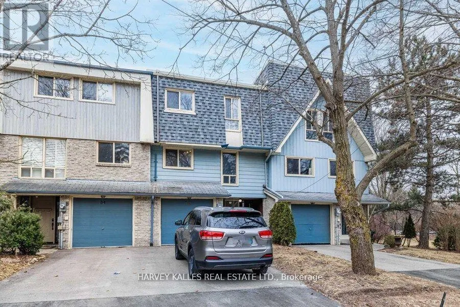 82 POPLAR CRESCENT