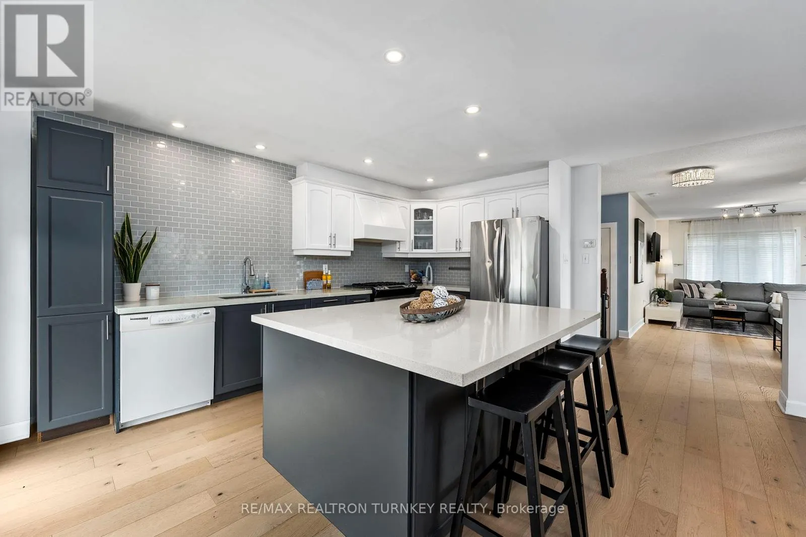 84 ADMIRAL CRESCENT