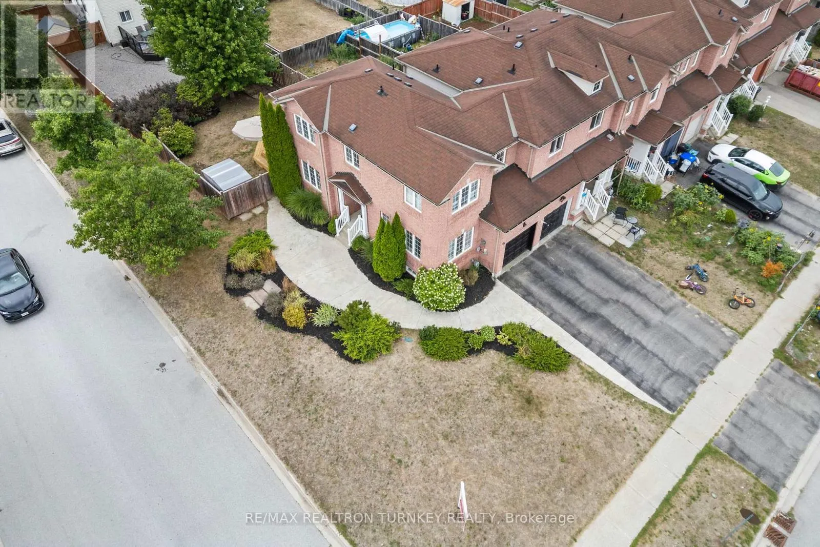 84 ADMIRAL CRESCENT
