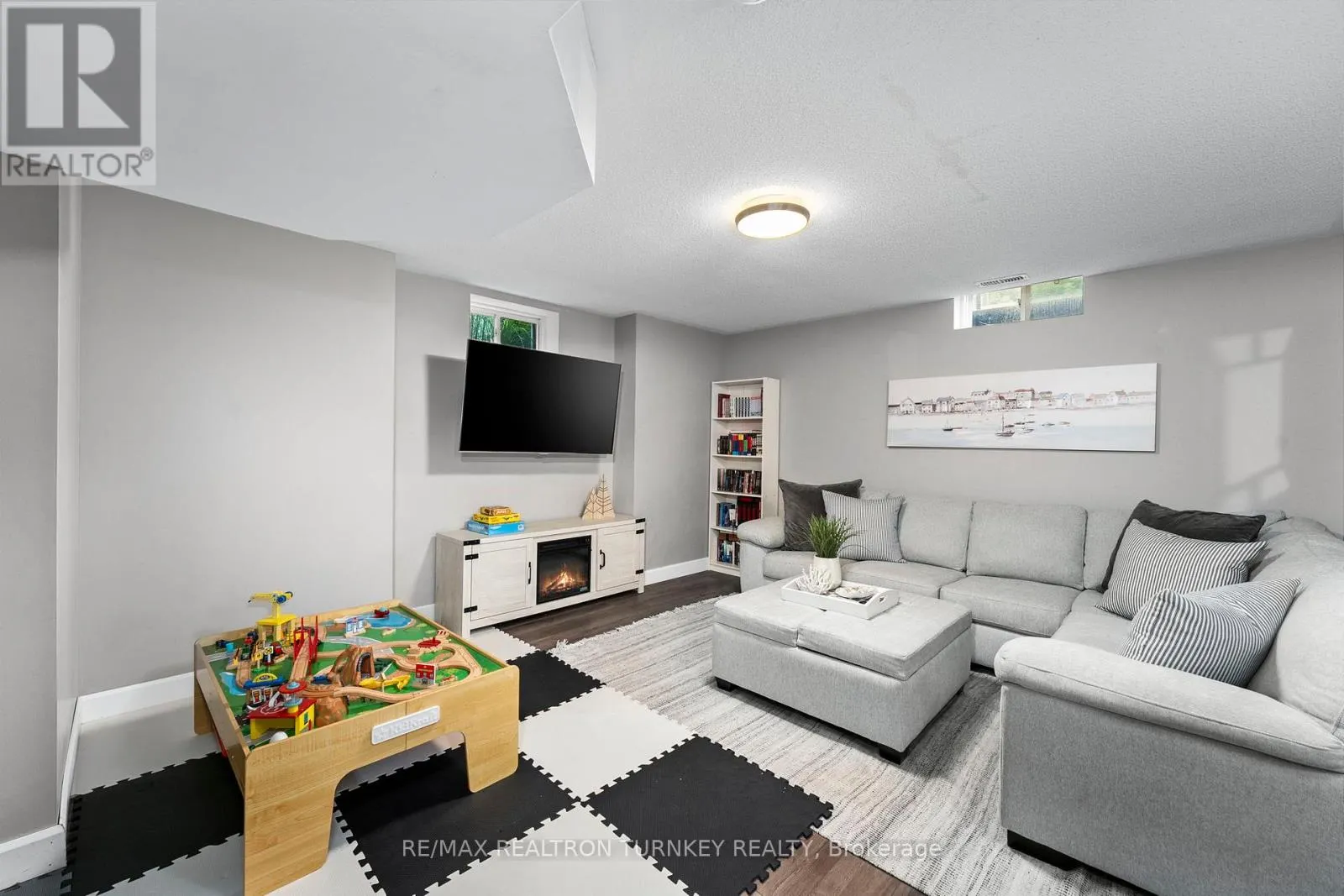 84 ADMIRAL CRESCENT