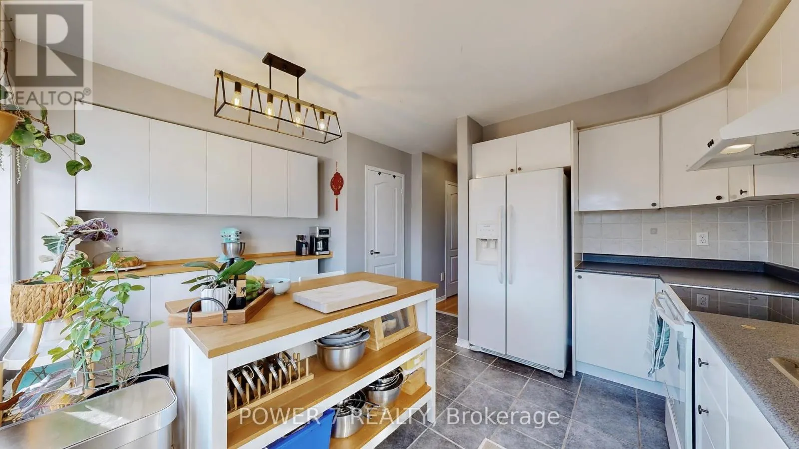 379 WHITE'S HILL AVENUE