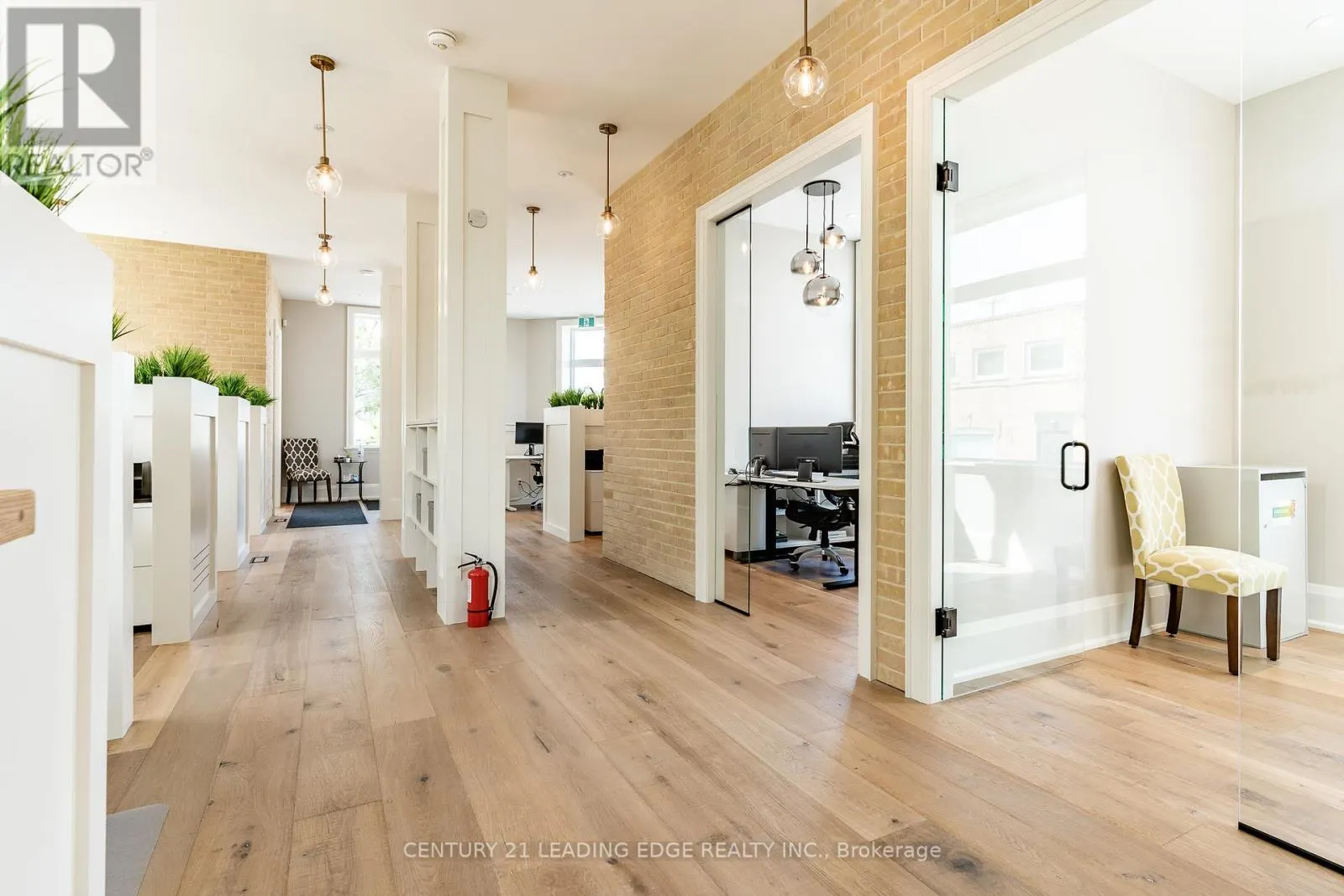 86 BROCK STREET W