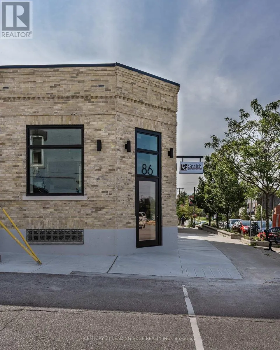 86 BROCK STREET W