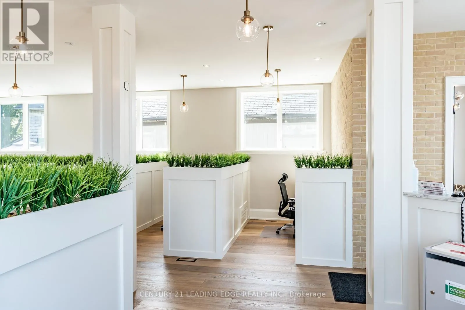 86 BROCK STREET W